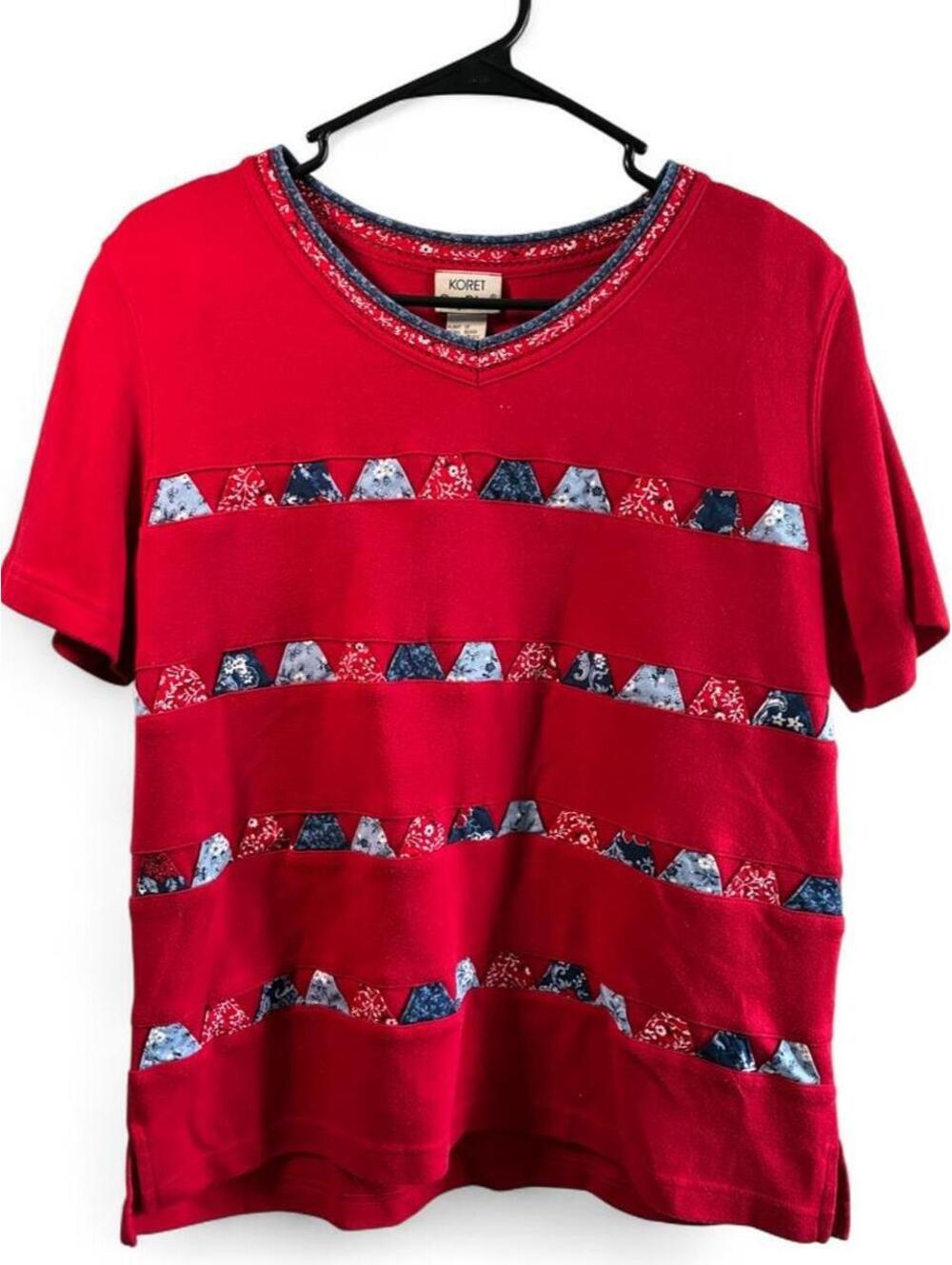 Vintage 90s Shirt Red V-Neck Short Sleeve T-Shirt Size Large